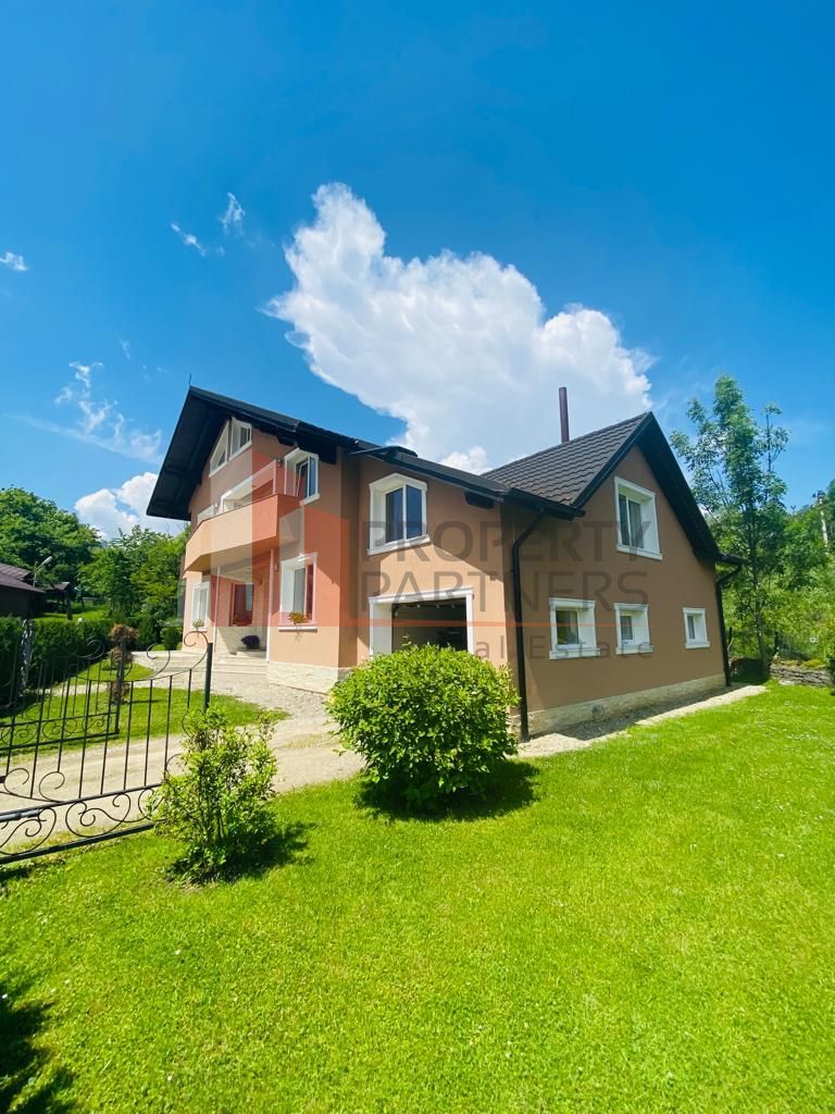 Vila de locuit in Bran/Predelut cu panorama superba. - Poză 1