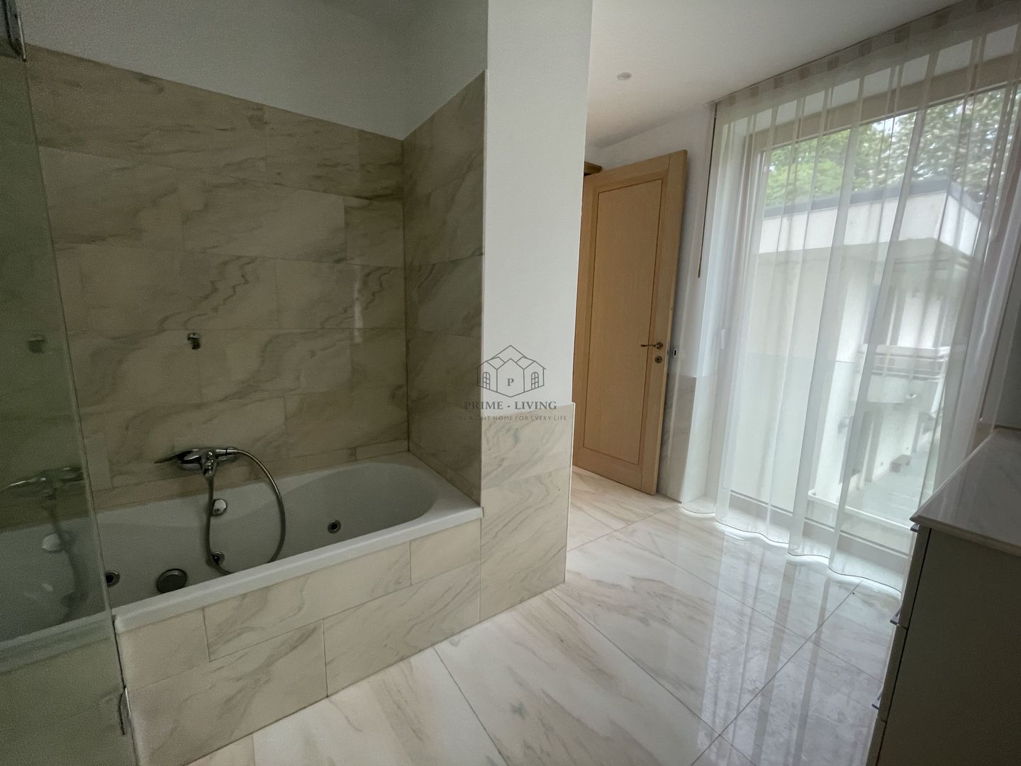 APARTAMENT LUX CU 3 CAMERE, SPATIOS, LA INCHIRIERE IN ZONA PRIMAVERII - Poză 6