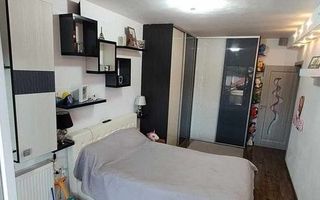 Apartament decomandat 2 camere in Sannicoara - Poză 2