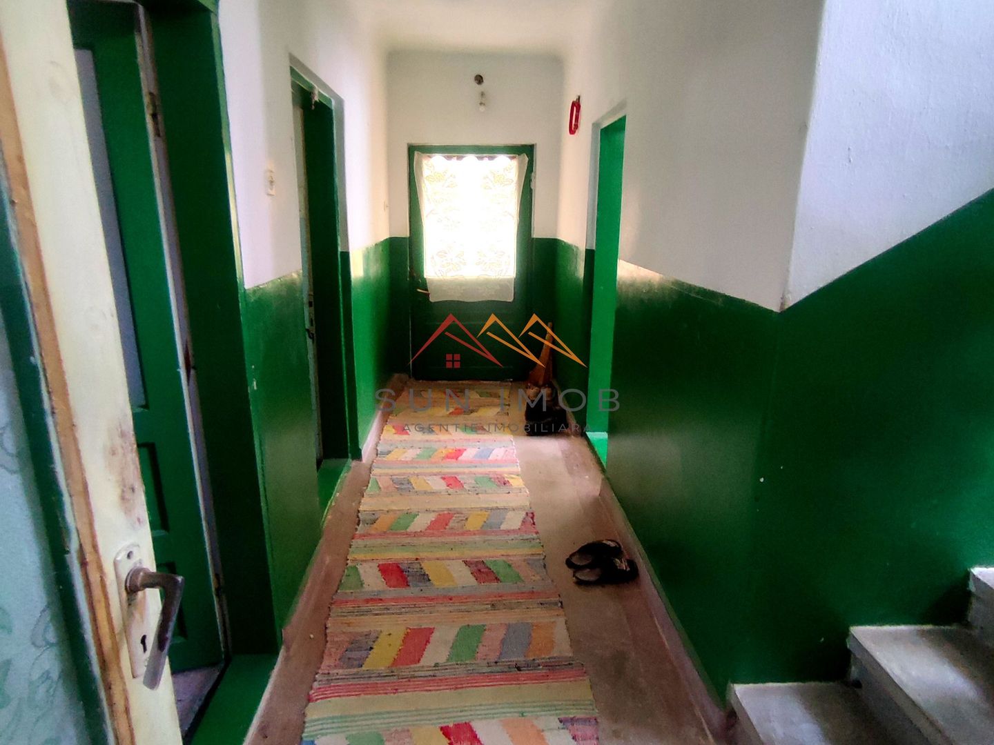CASĂ DE VÂNZARE | 9 CAMERE | TEREN 1.000 MP | BĂICOI – ZONĂ CENTRALĂ - Poză 7