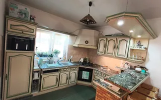 Casă individuală spațioasă cu garaj și curte generoasă – Ghiroda - Poză 48