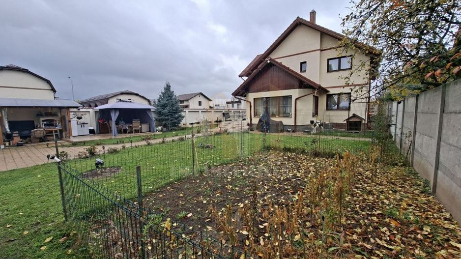 Casa individuala Tractoru zona Socec Brasov - Poză 2