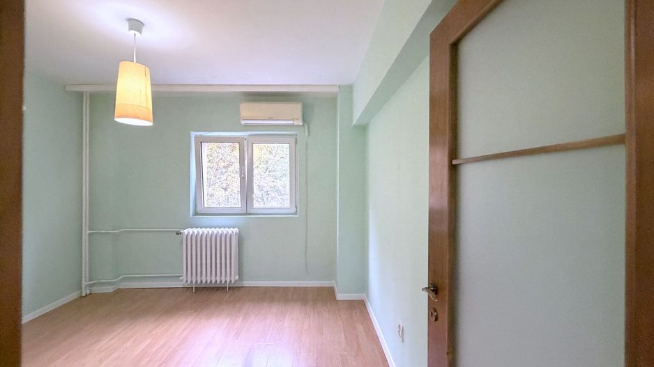 4 camere etaj 2 bloc 1982 vedere spate Teiul Doamnei - Poză 14