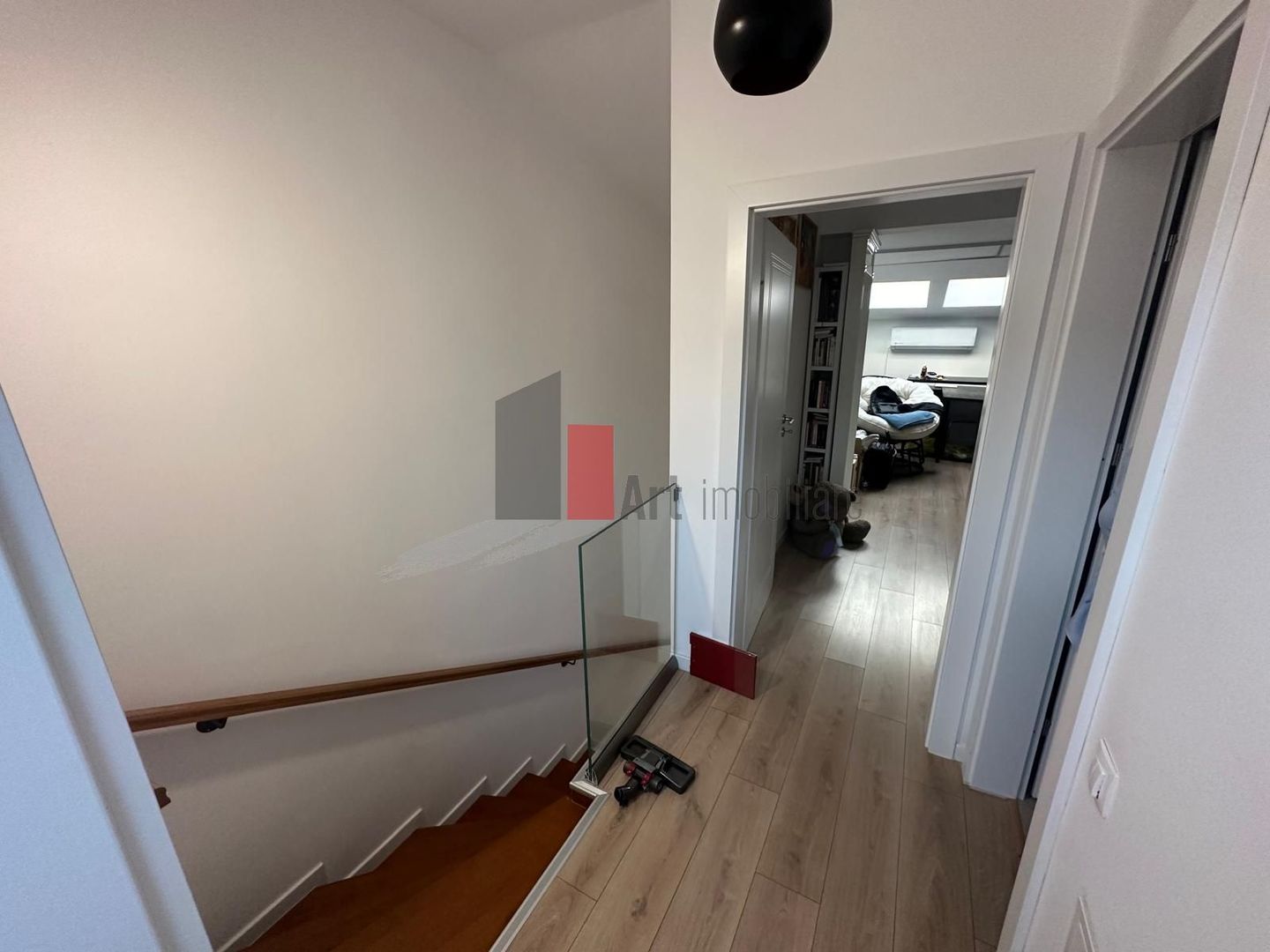 Casa - 5 camere mobilat partial cu 2 locuri de parcare - Poză 13