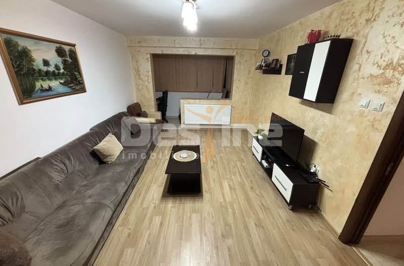Apartament cu 3 camere de închiriat, zona Tomis Nord, Constanța - Poză 1
