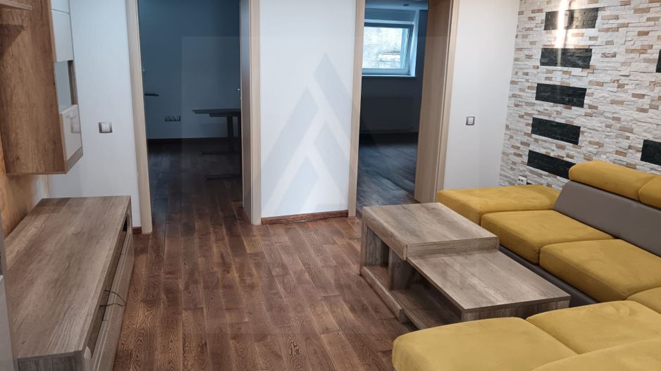Casa individuala moderna cu 6 camere si 650 mp teren in Piata Cluj - Poză 2