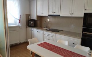 Apartament spațios, modern, cu pod propriu și 2 locuri de parcare - Poză 2