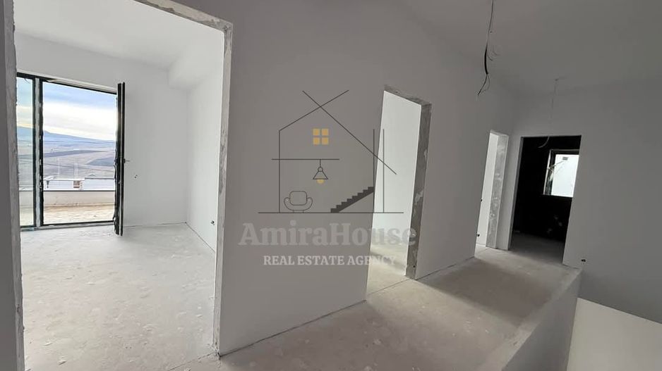 Casa individuala, teren 750 mp, Chinteni cu panorama spre lac - Poză 11