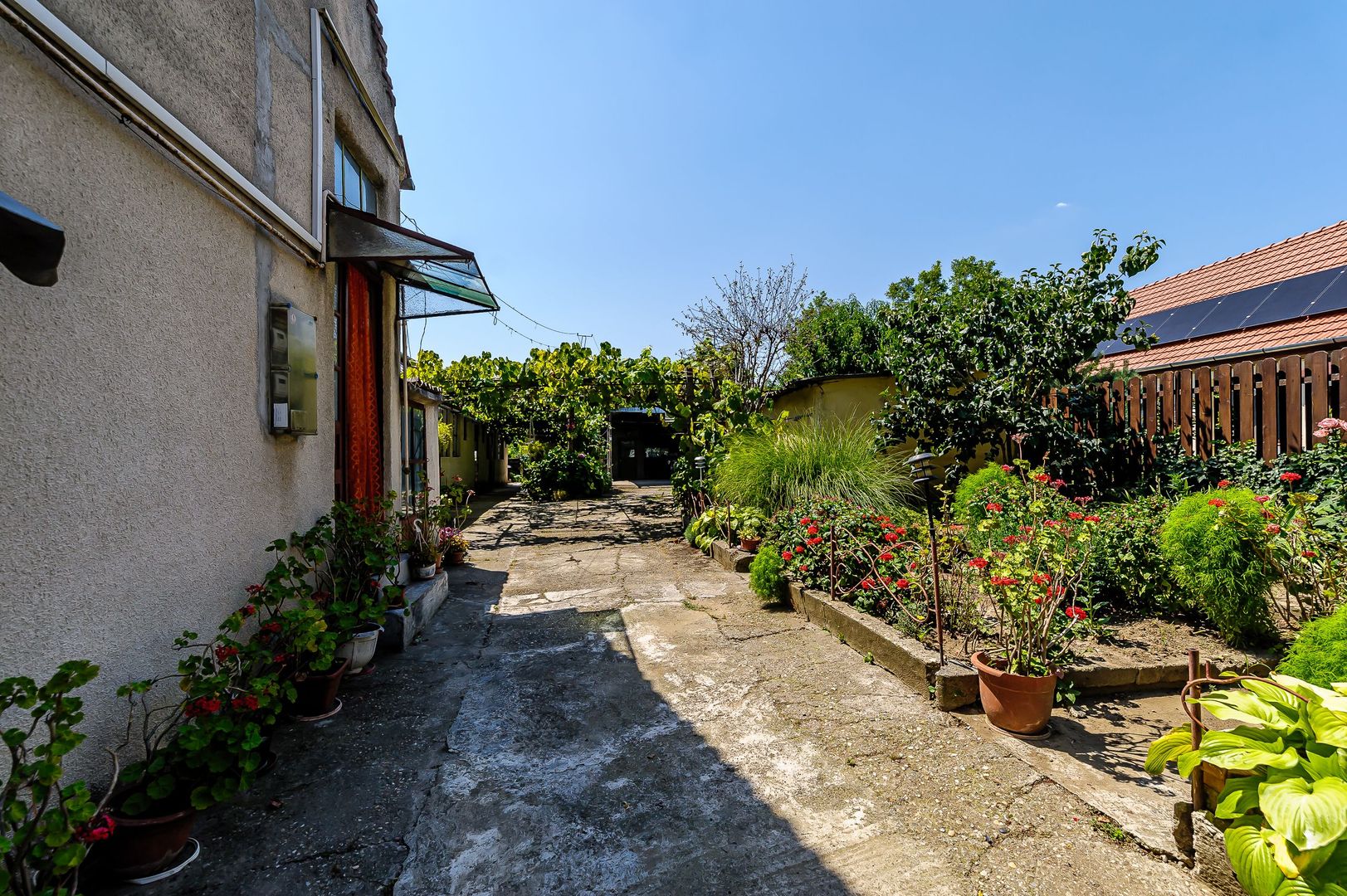 PRET NOU!!! Casa in Parneava - Poză 2