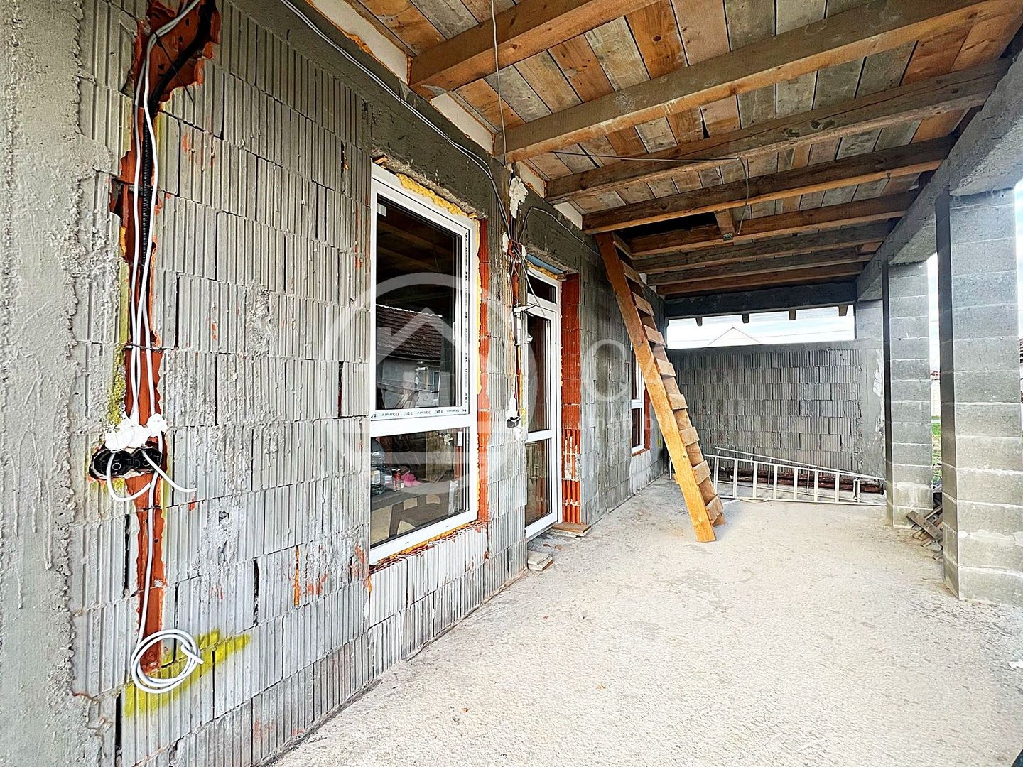 Casa de vanzare cu 3 camere in Girisu de Cris, Bihor - Poză 11