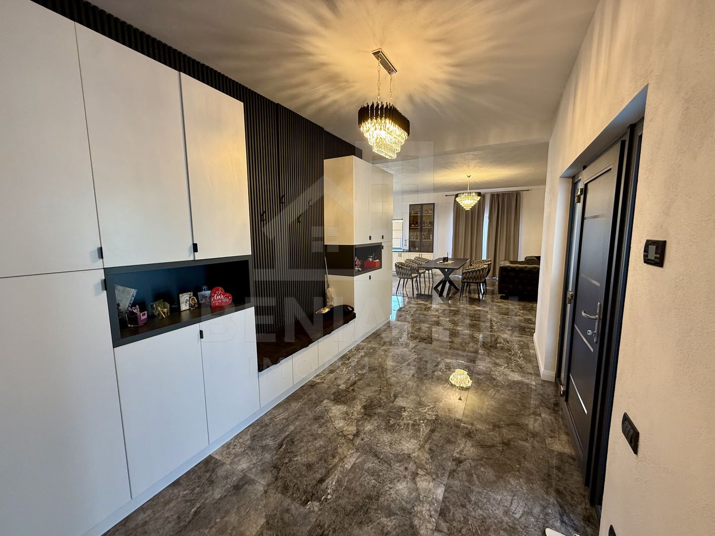 Casa parter lux - materiale premium - 214mp - 635mp teren - Metro - Poză 5