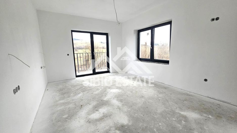 Casa Sibiu, Poplaca 4 camere, 3 bai, terasa si curte NOU - Poză 8