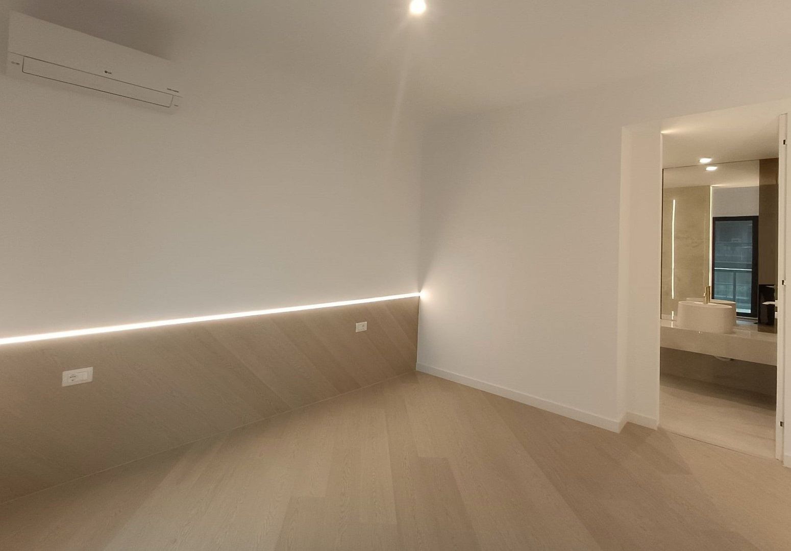 Vanzare apartament 3 camere Cortina NORTH - Poză 9