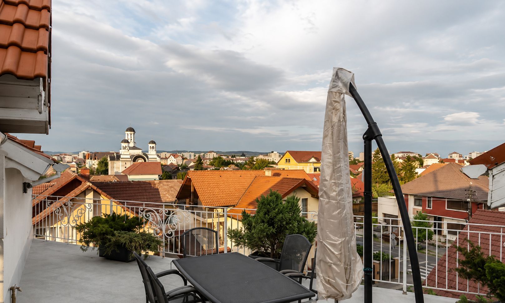 Apartament penthouse cu 5 camere | 2 băi | Terasă | Calea Dumbrăvii - Poză 6