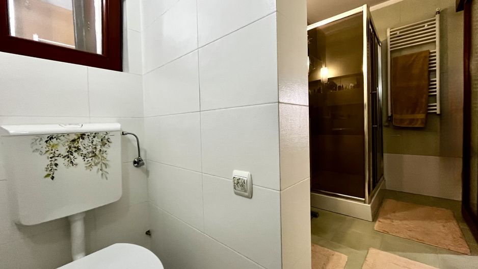 Casa spațioasă și primitoare cu garaj dublu, în Braytim – Soarelui - Poză 18