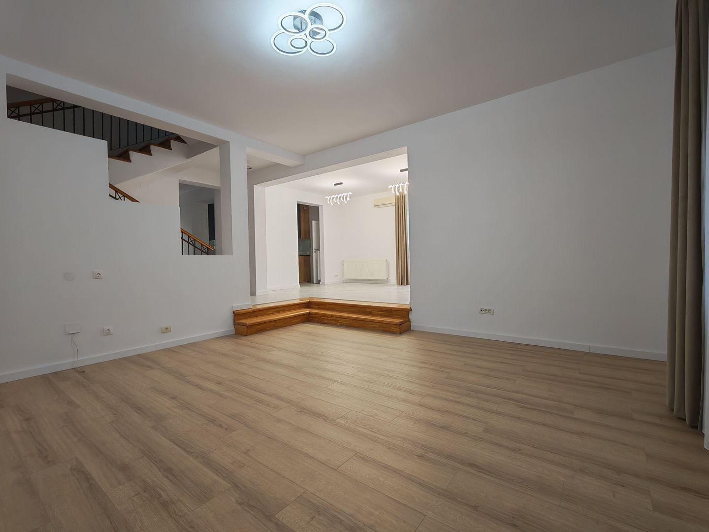 Vilă duplex Pipera, grădină, parcare - Poză 2