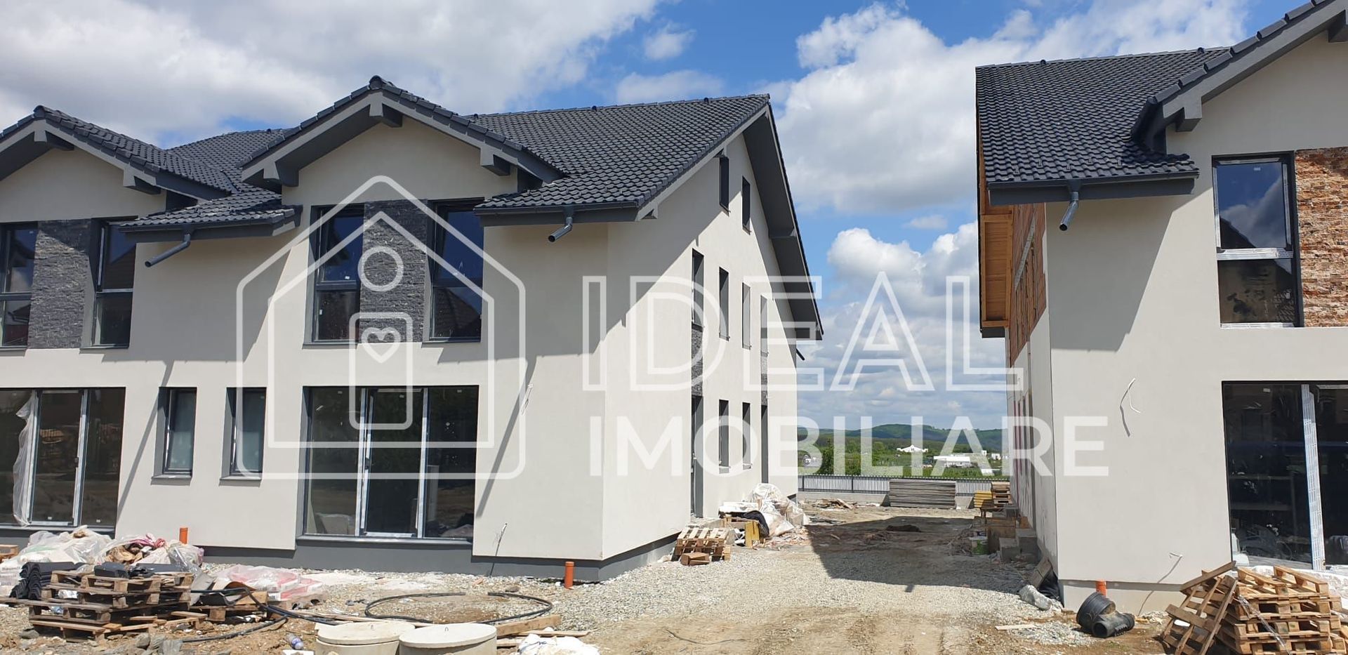 Casa tip quadruplex cu 4 camere in Calea Cisnadiei, zona Casa de Apa - Poză 5