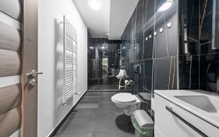 Cladire birouri moderna, 500 mp, parcare si curte zona Republicii - Poză 10