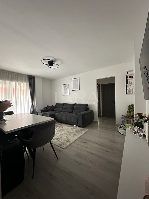 Apartament spațios cu 2 camere și balcon generos în Baciu - Poză 1