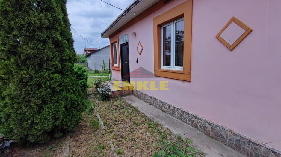 De vanzare casa in Ripiceni - Poză 1