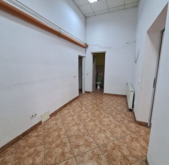 Spațiu de ÎNCHIRIAT CENTRAL - Poză 3