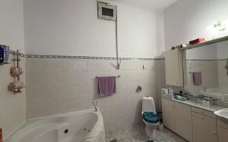 Casa boiereasca situata in zona Ultracentrala - Poză 9