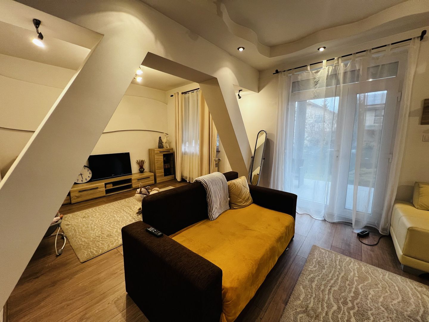 Vila 6 camere complet mobilata -320 mp Utili - Zona Bogdanestilor - Poză 5