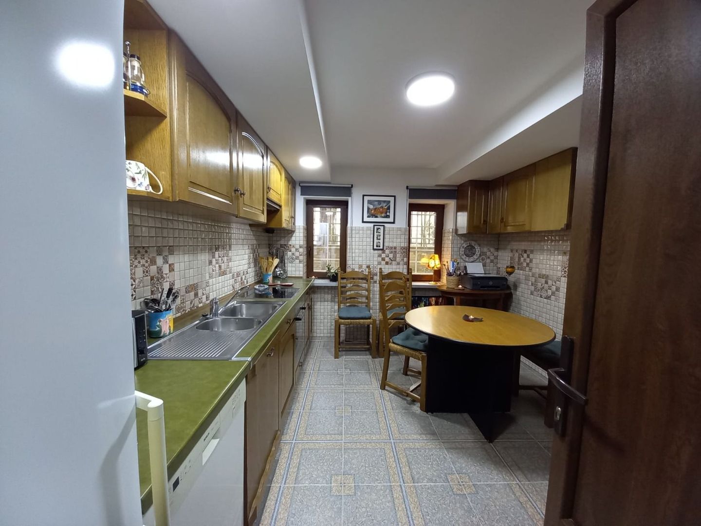 Apartament central la demisol înalt - Poză 9
