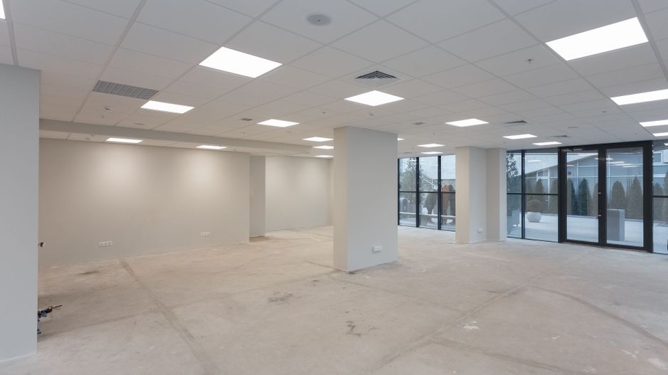 Spațiu Comercial. Business Centrul ROYAL TOWER - Poză 3