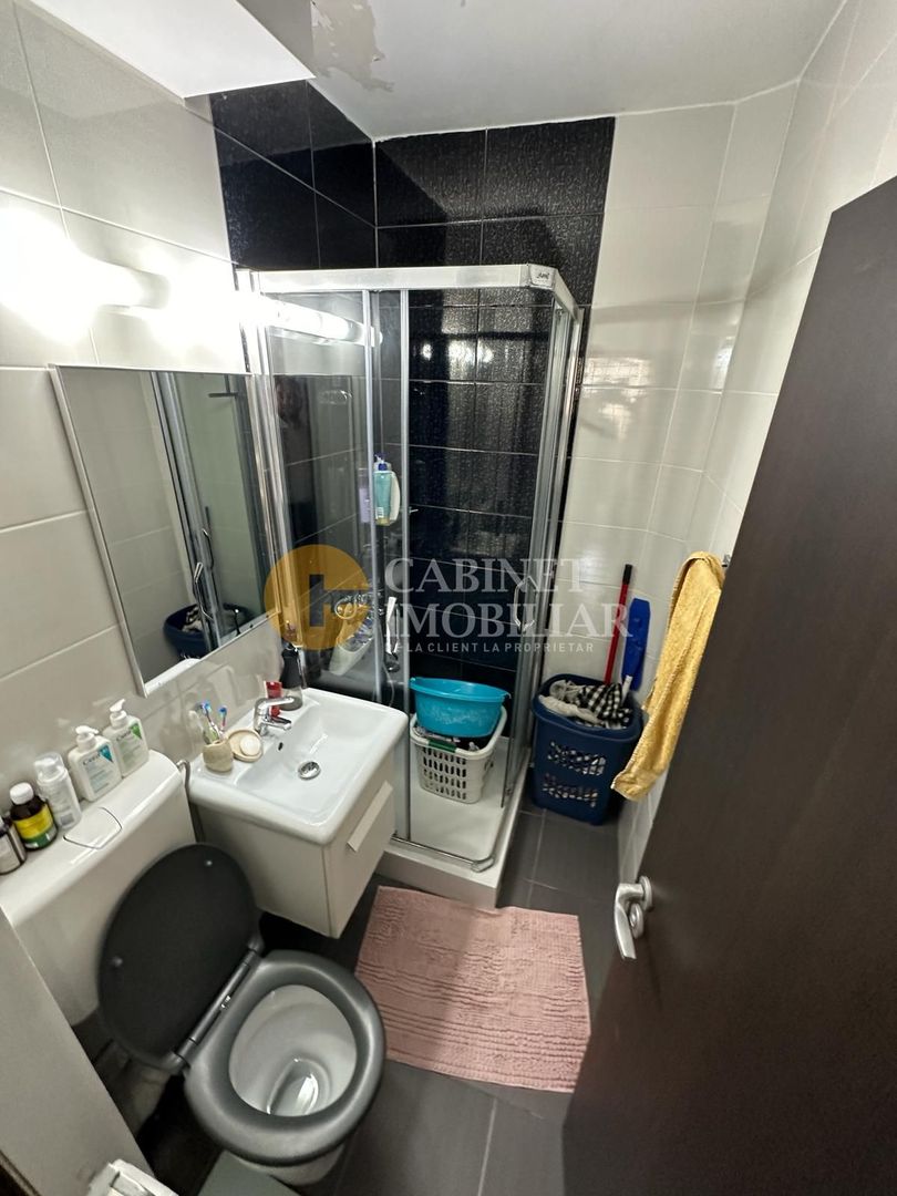 2 Camere Decomandat - Etaj 3 - Zona Alexandru Cel Bun - Poză 3