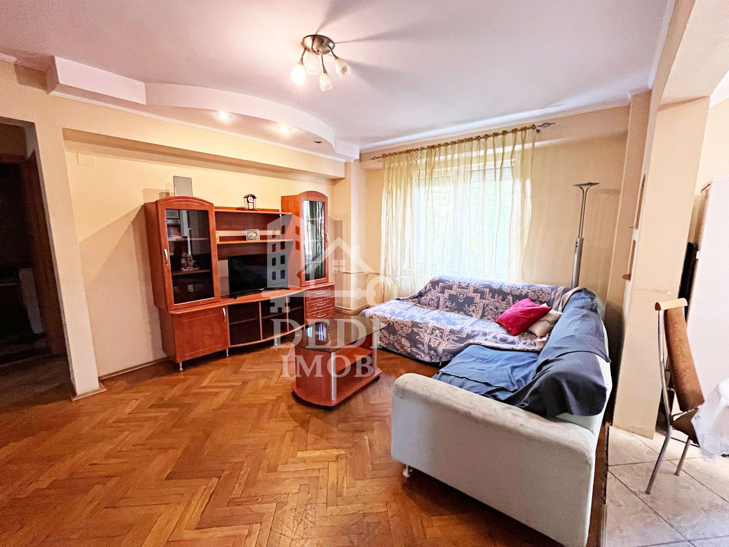 Apartament cu 4 camere de inchiriat, zona Cantemir, Oradea - Poză 2