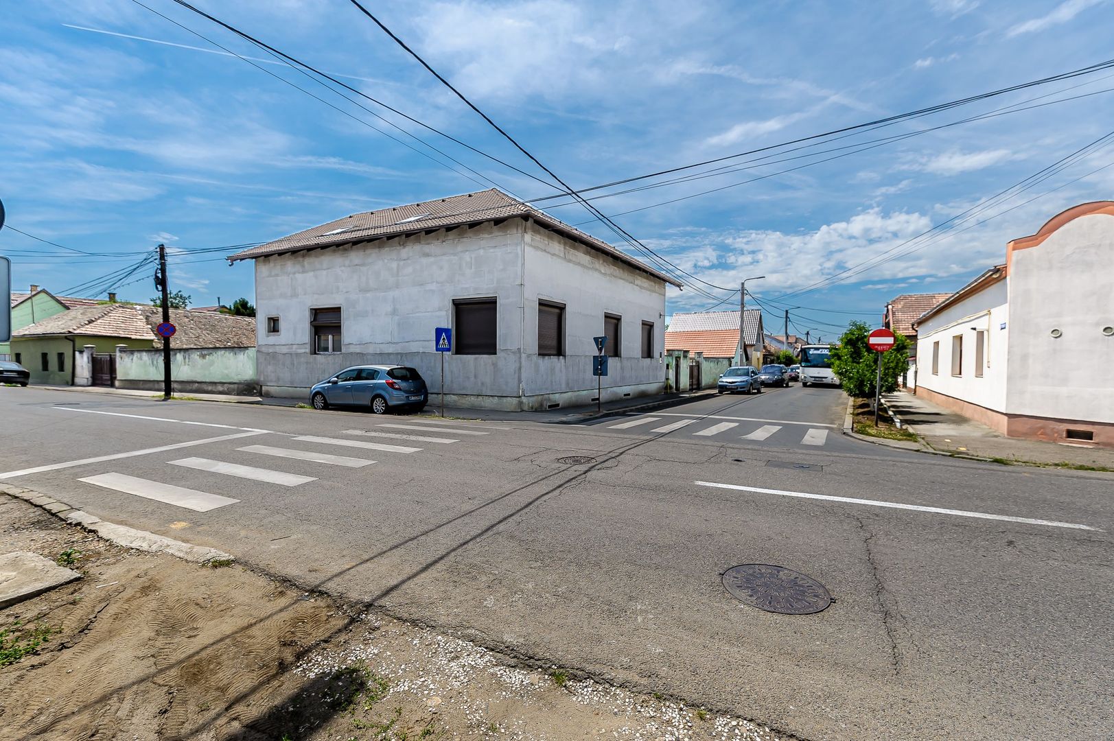 Casă spațioasă pentru familie mare. Curte generoasă, zonă accesibilă! - Poză 3