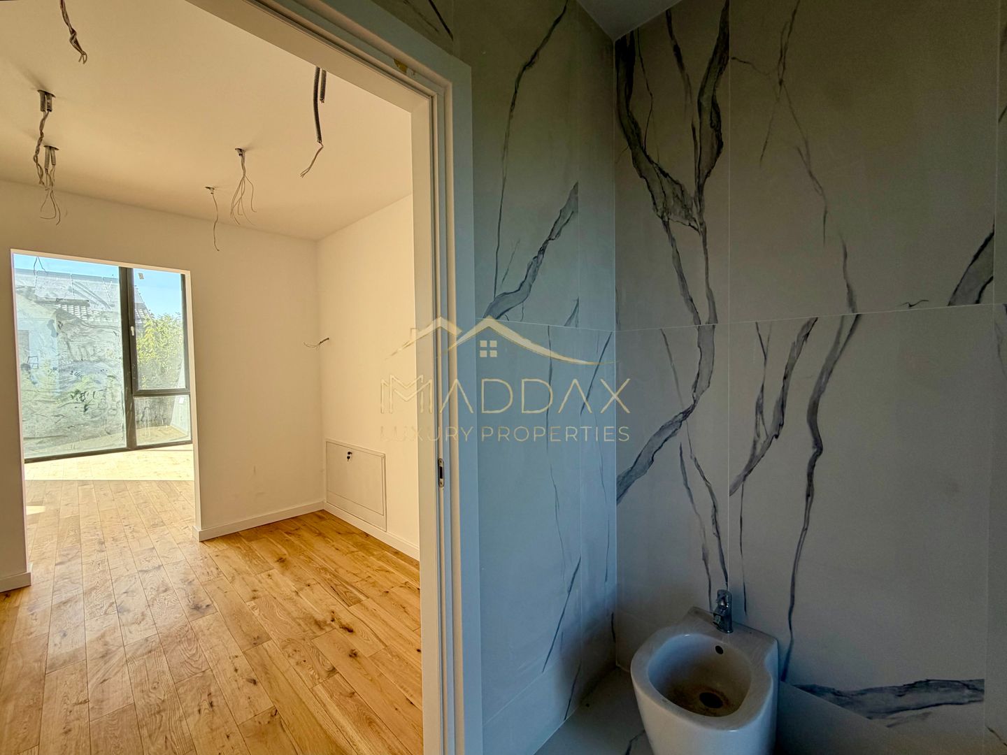 Vila Mediteraneana P+1E // 5 camere / 136 mp utili /garaj / Tunari - Poză 38