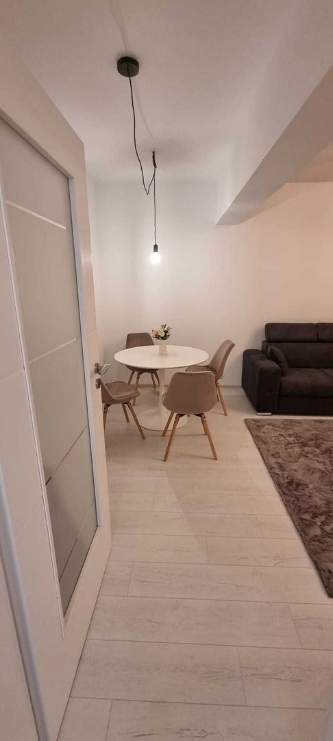 Apartament de inchiriere 2 camere Aparatorii Patriei - Poză 2