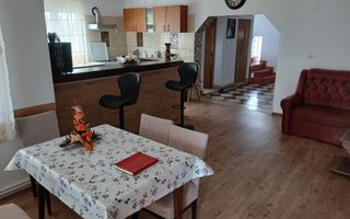 Inchiriez pentru cazare Vila cu 7 camere - Poză 5