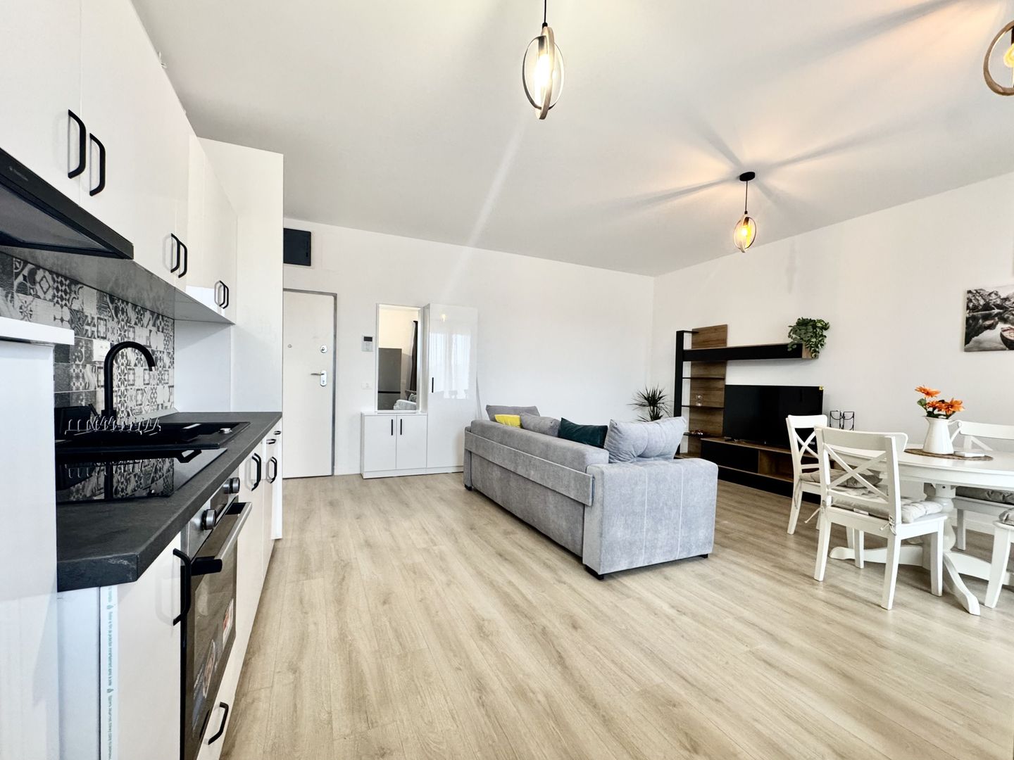 Un cămin nou și liniștit, prima închiriere – Zona Aradului - Poză 4