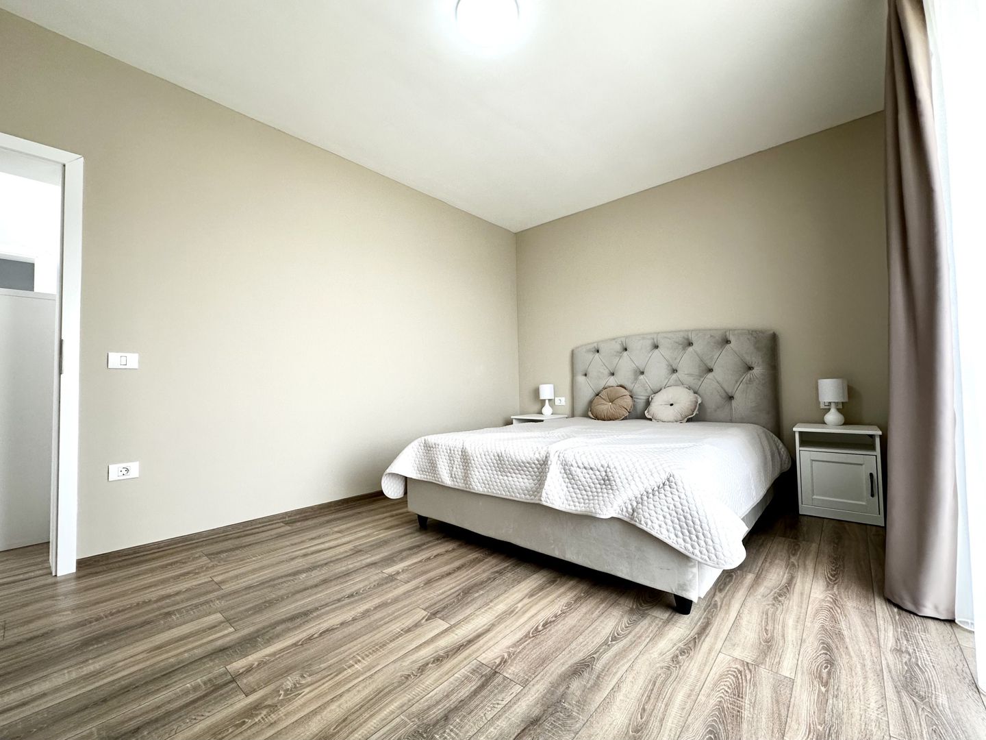 Casa cu 4 dormitoare de închiriat - Dumbravita - Poză 20