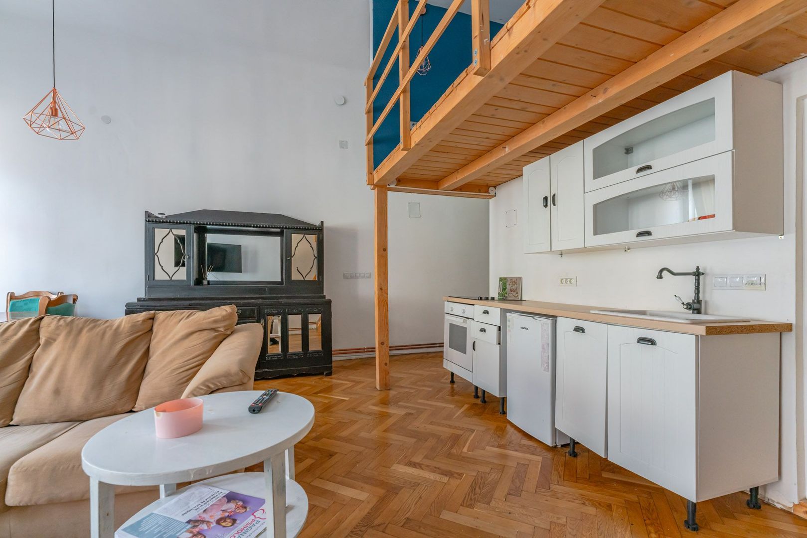 Garsonieră spațioasă cu zonă de dormit separată, Livada Poștei, Lungă 19 - Poză 5