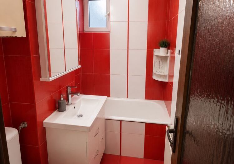 BRASADAS vinde ap 3 cam etaj 1 Burdea. - Poză 4