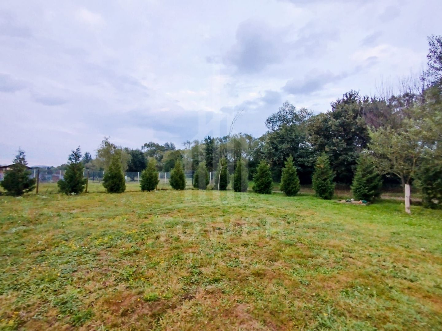 ✨ Oportunitate! Teren 1500 mp cu cabană și utilități – Șelimbăr/Cisnădie - Poză 4