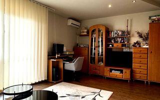 Apartament 3 camere, decomandat - Poză 1