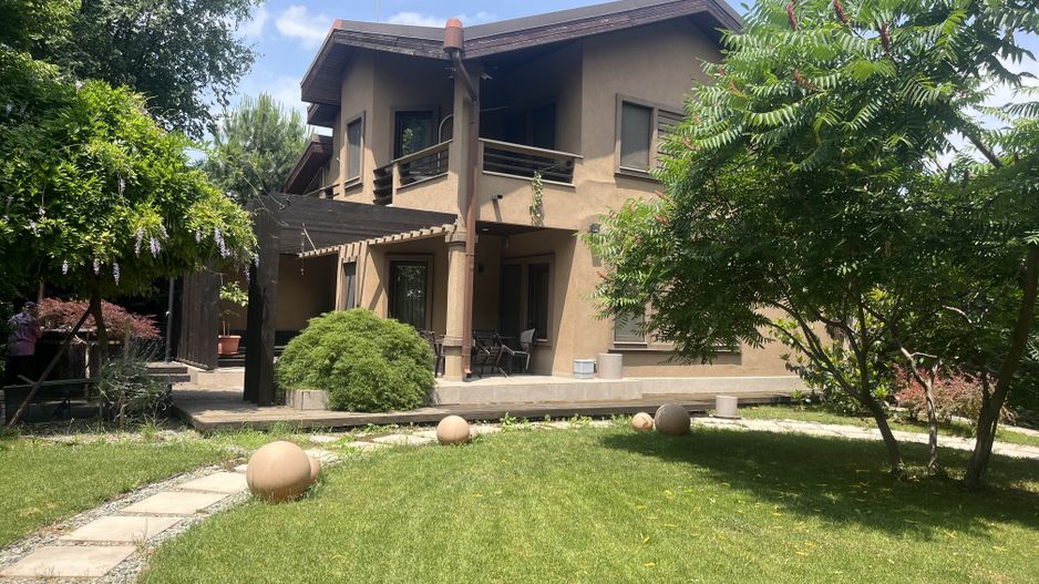 ANDRONACHE | Vila 4 Camere | Garaj  | Curte Verde | Ciubar & BBQ - Poză 1