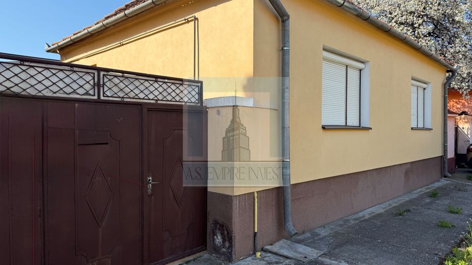 Casa 3 camere,singur in curte,360 mp teren - Halchiu/Brașov - Poză 1