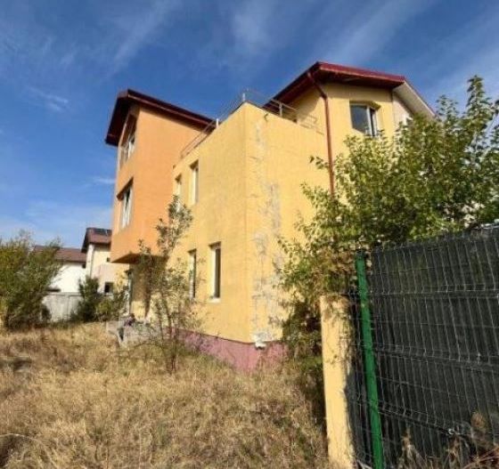 Casa nefinalizata Domnesti - Poză 1