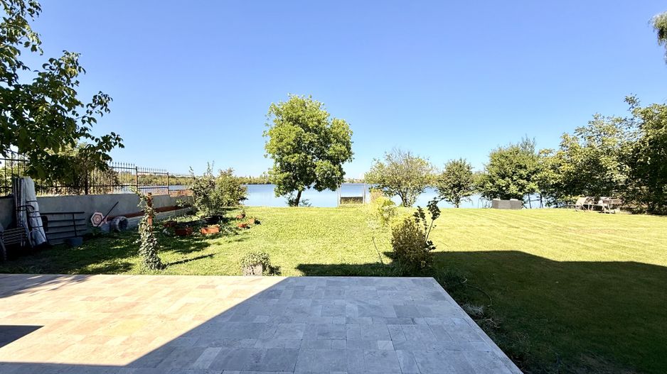 Doua etaje in vila pe malul lacului Grivita birouri rezidential - Poză 7