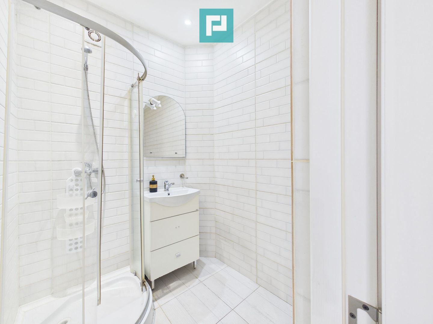 Apartament modern cu 2 camere – Piața Romană - Poză 8