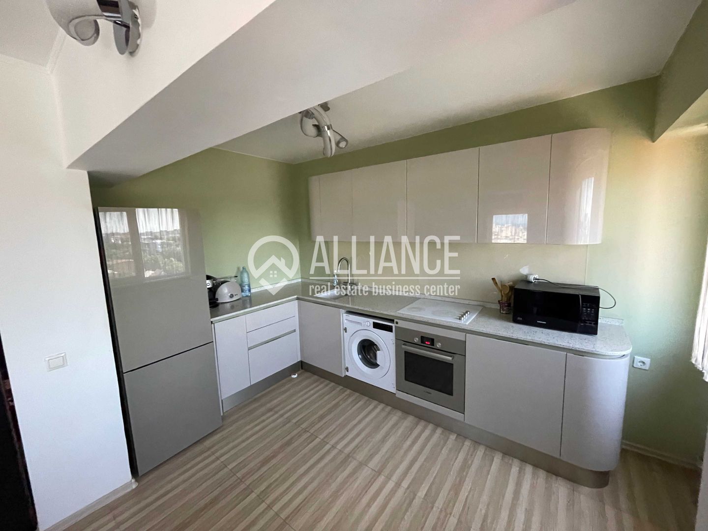 Centru/Tomis Mall (cod04)-3 camere mobilate utilate - Poză 3