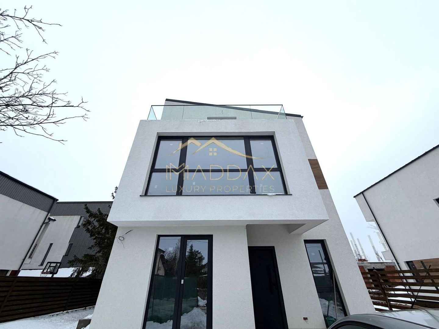 Vila moderna 6 camere // 190mp // teren 300mp // Tunari - Poză 1