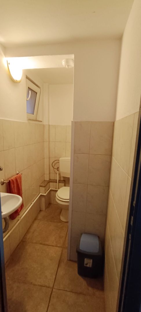 Casa cu 4 camere,237mp,zona strada Lunga - Poză 16