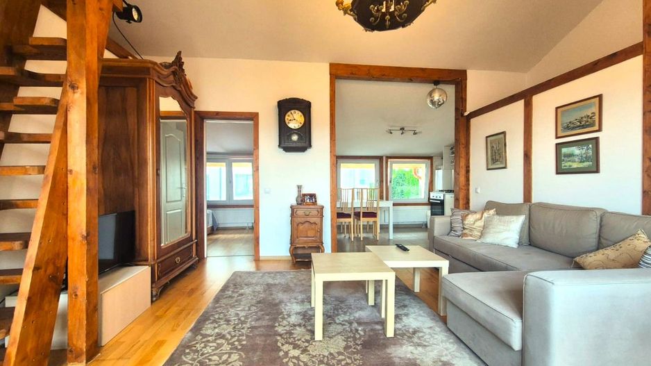 Apartament in casă, într-o zonă exclusivistă, priveliște deosebită. - Poză 3